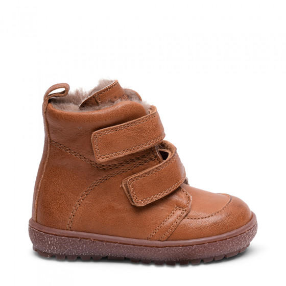 Winter boot storm lamb